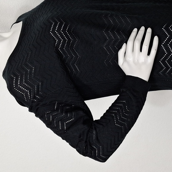 Hannah Black Whimsigoth Open Knit Long Sleeve Pullover Hi-Low Sweater Size M - Picture 5 of 12